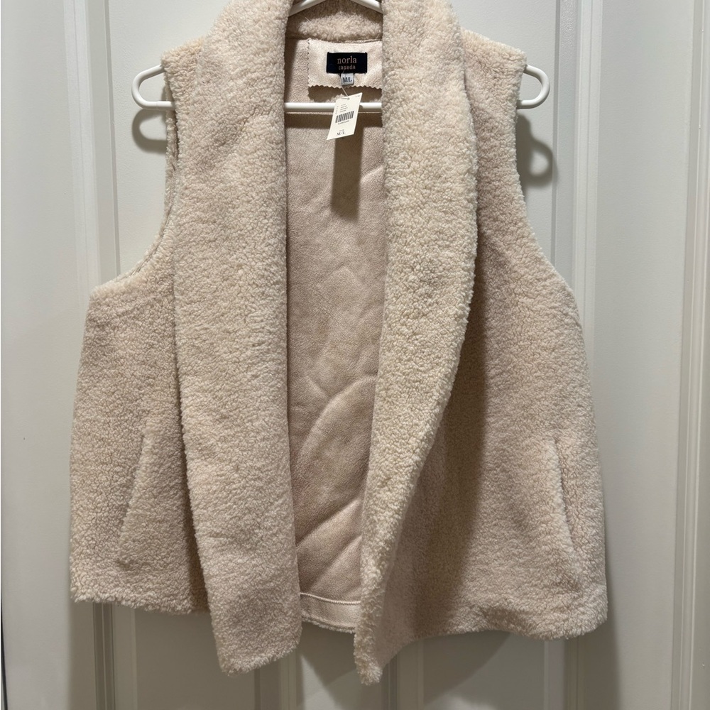 Norla Canada Cream Fleece Vest